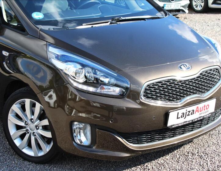 KIA Carens 12