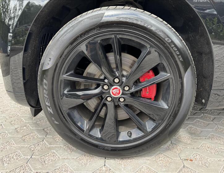 Jaguar F-Pace 20