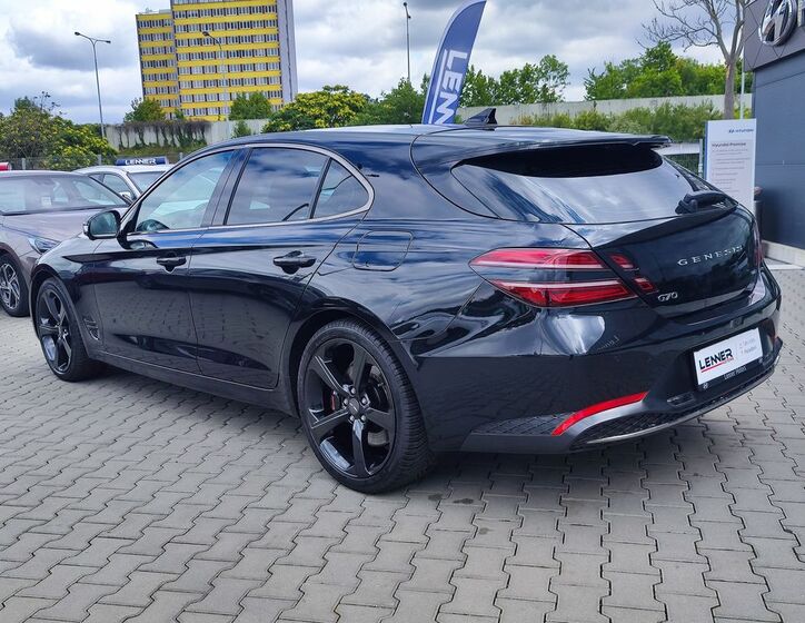 Hyundai Genesis 7