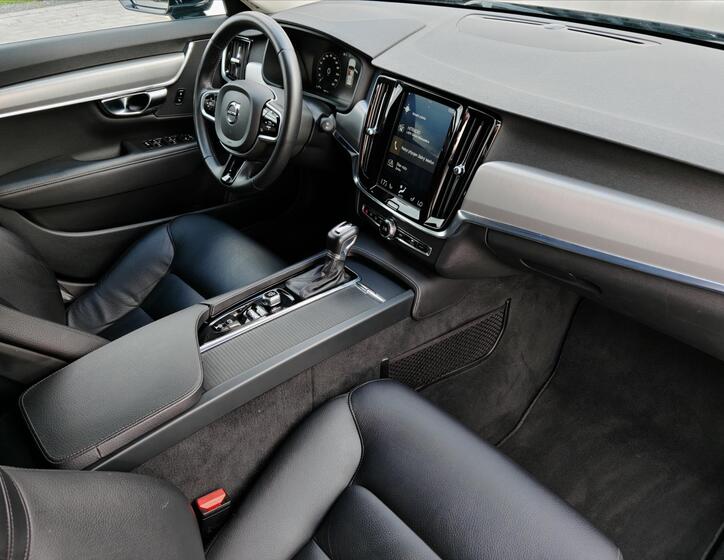 Volvo V90 13