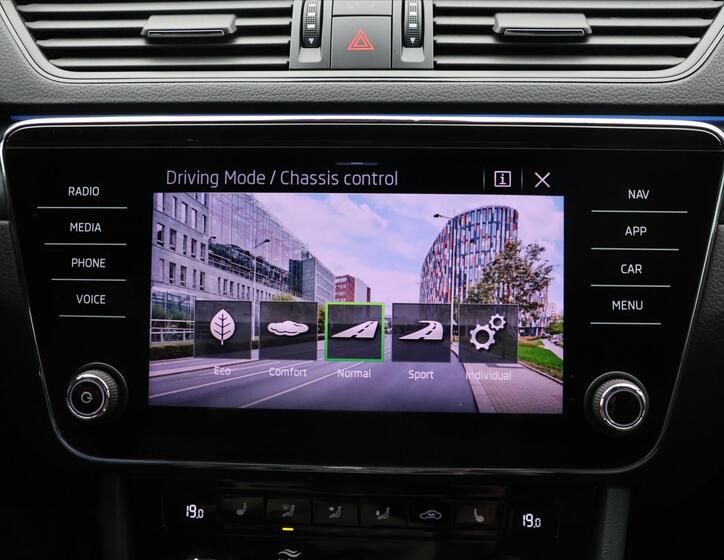 Škoda Superb 33