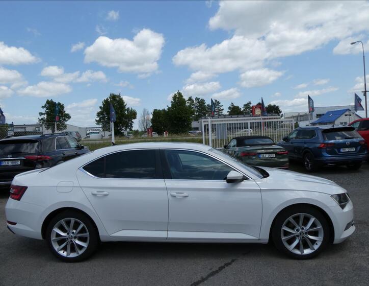 Škoda Superb 12