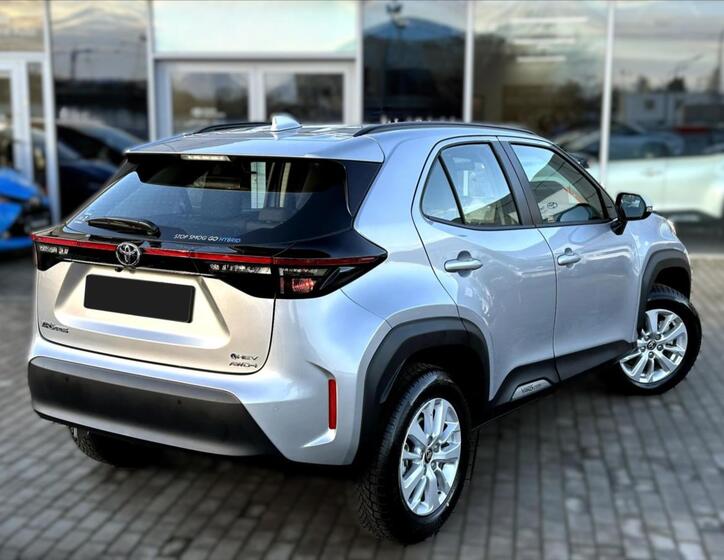 Toyota Yaris Cross 4