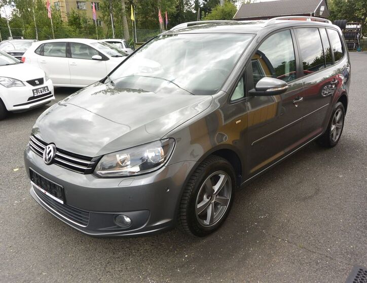 Volkswagen Touran 1