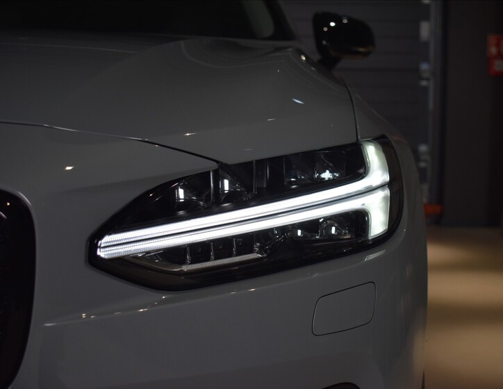 Volvo V90 9