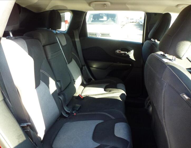 Jeep Cherokee 22