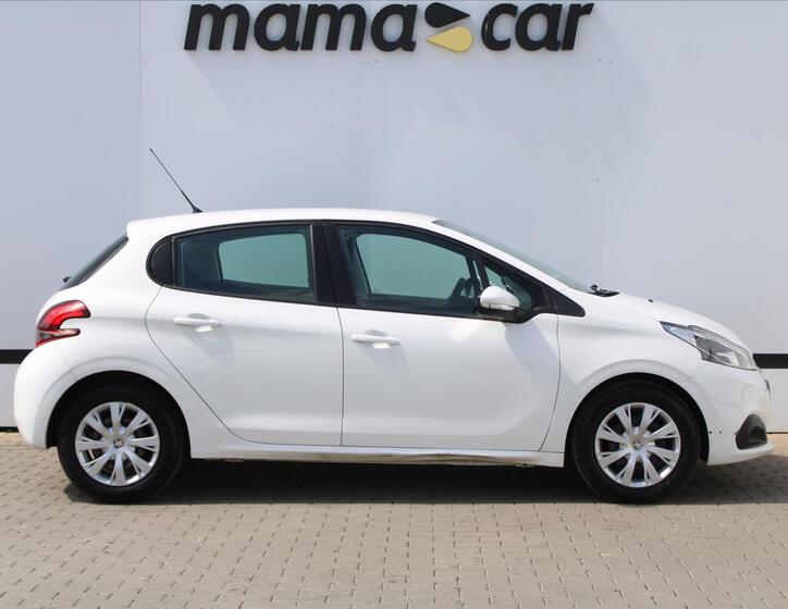 Peugeot 208 8