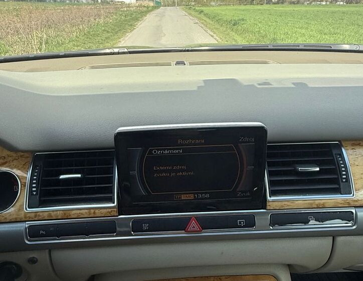 Audi A8 12