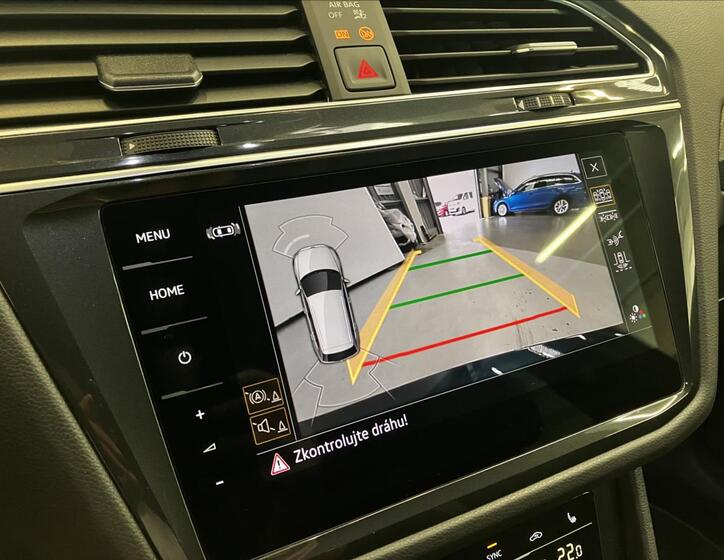 Volkswagen Tiguan 9