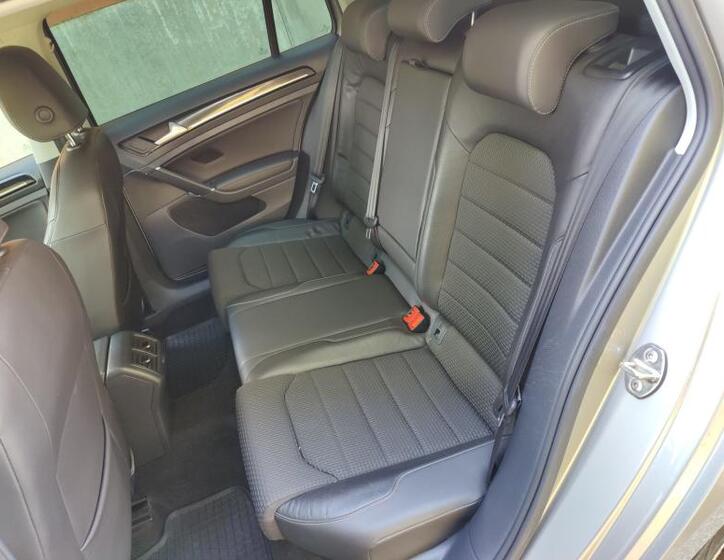 Volkswagen Golf 15