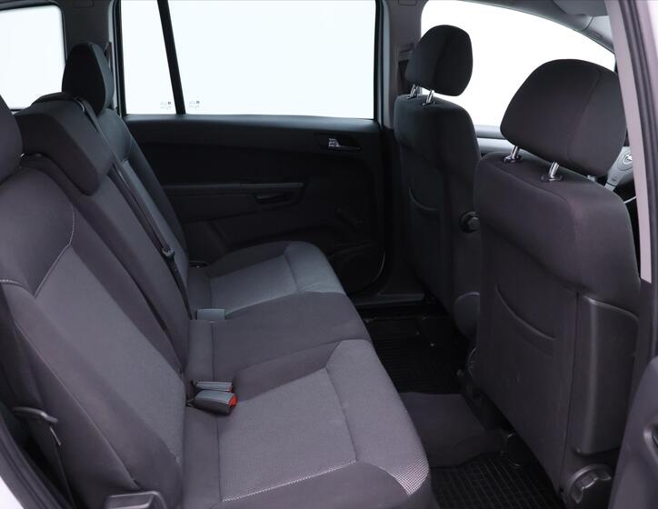 Opel Zafira 13