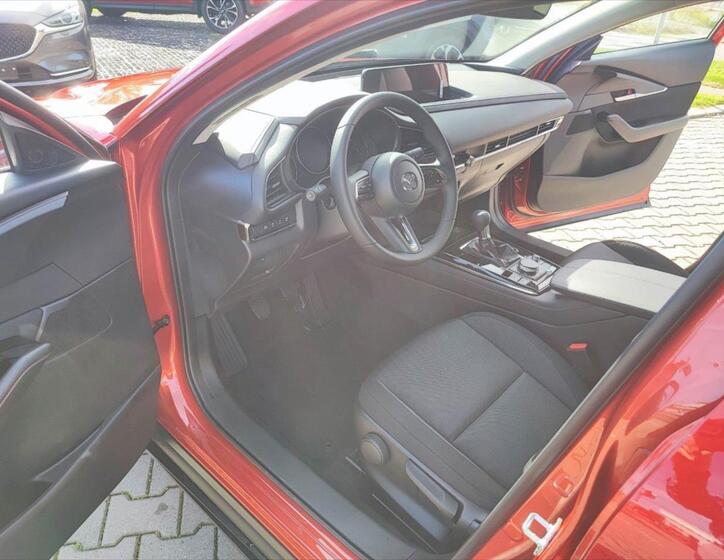Mazda CX-30 11