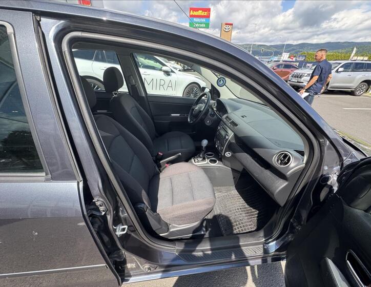 Mazda 2 10