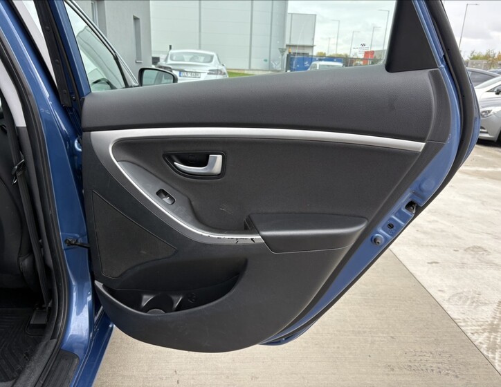 Hyundai i30 25