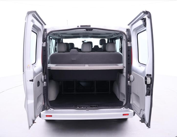 Opel Vivaro 9