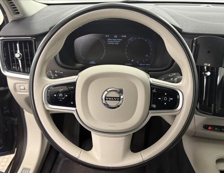 Volvo V90 14