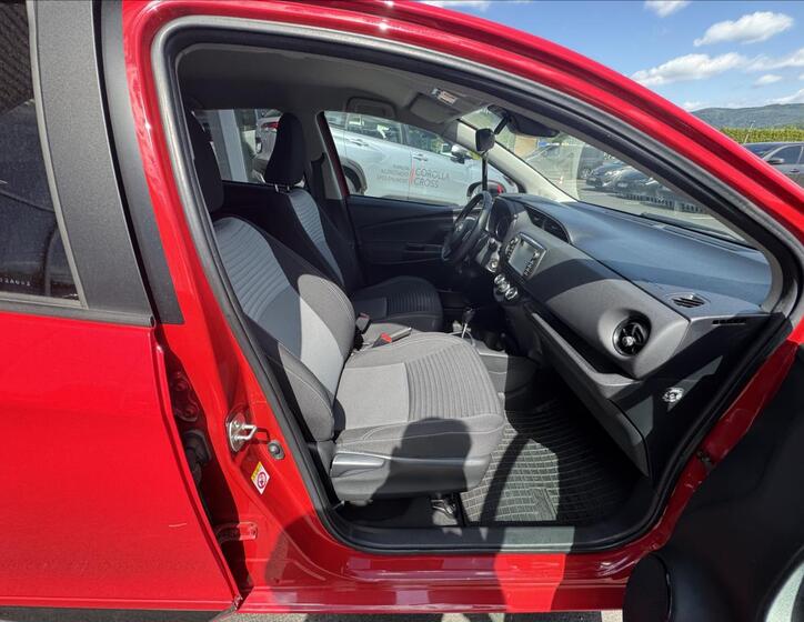 Toyota Yaris 12