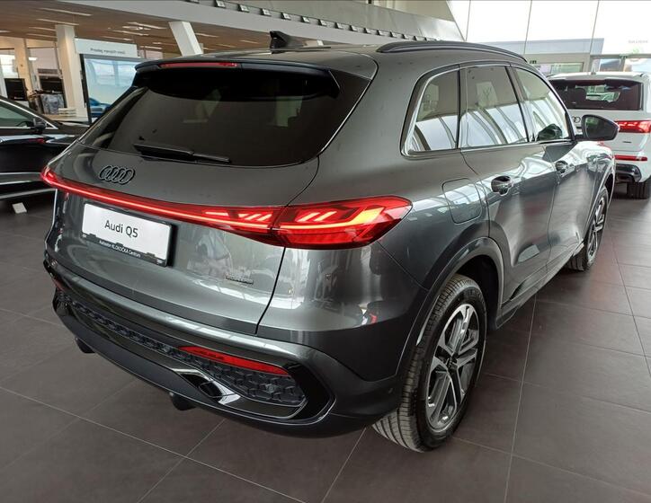 Audi Q5 5