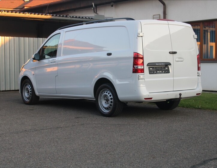 Mercedes-Benz Vito 9