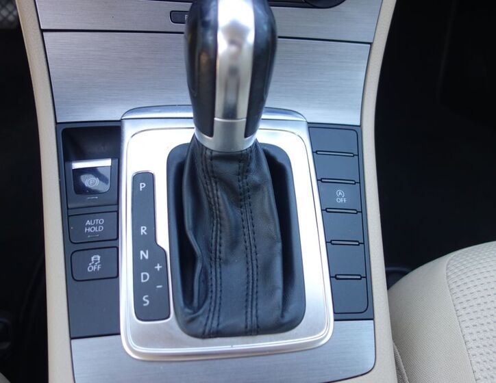 Volkswagen Passat 10