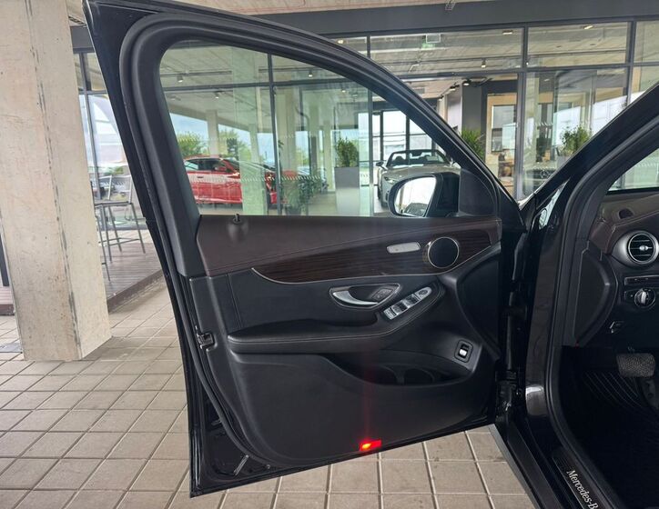 Mercedes-Benz GLC 9