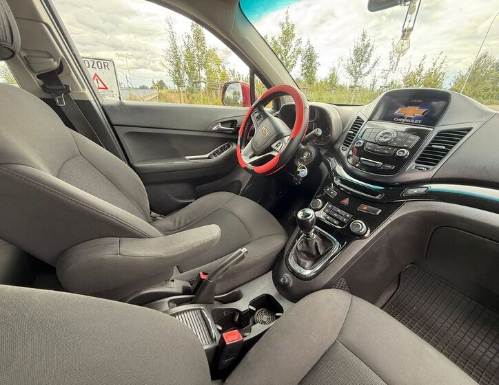 Chevrolet Orlando 12
