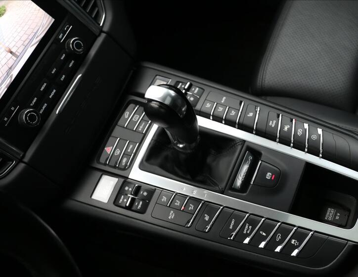 Porsche Macan 35