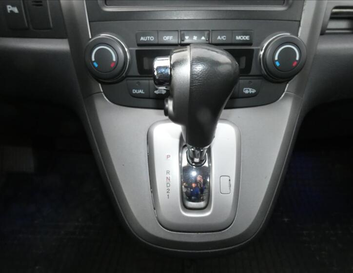 Honda CR-V 8