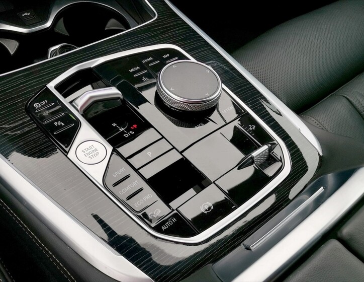 BMW X7 10