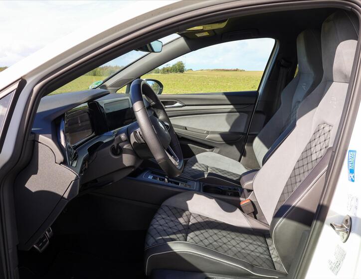 Volkswagen Golf 12