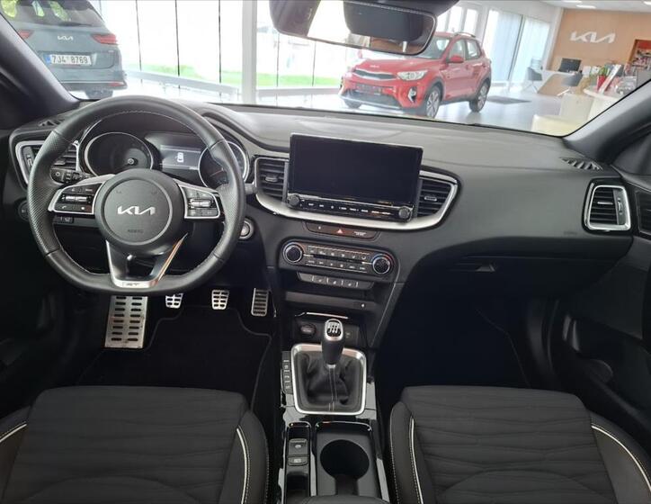 KIA XCeed 6