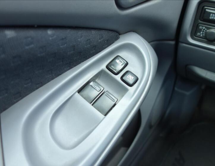 Nissan Almera 20