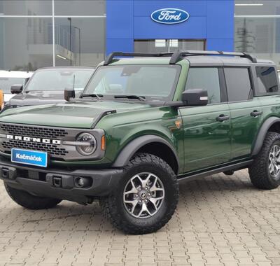 Ford Bronco 1