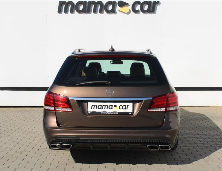 Mercedes-Benz Třídy E 6