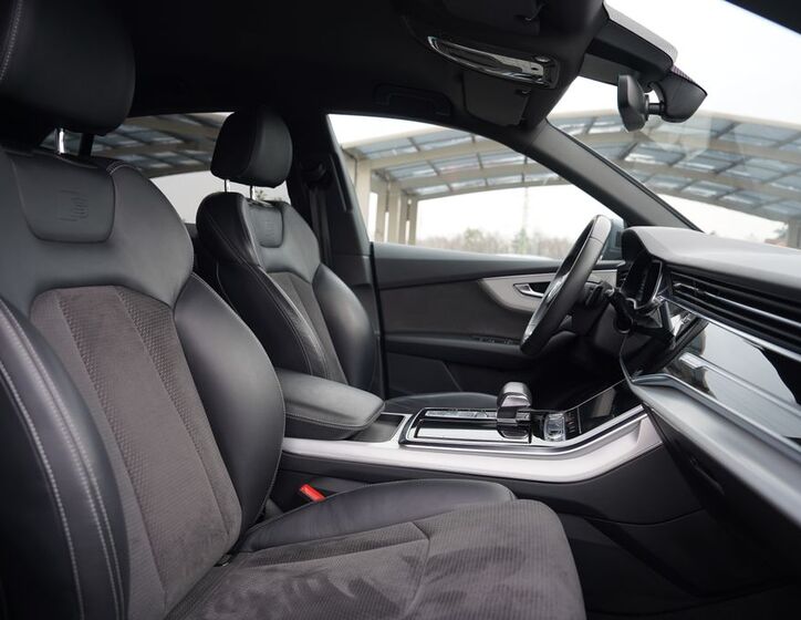 Audi Q8 28
