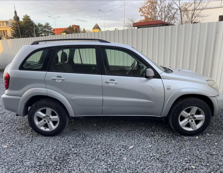 Toyota RAV4 12