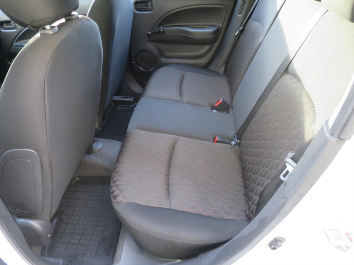 Mitsubishi Space