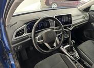 Volkswagen T-Roc 6