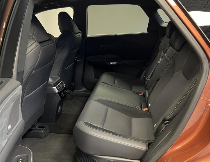 Lexus RX 500h 8