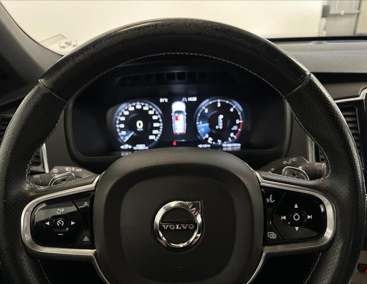Volvo XC90 17