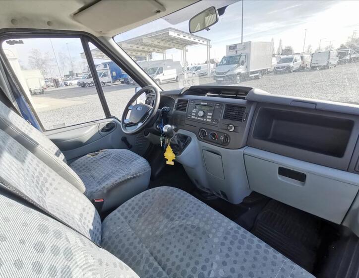 Ford Transit 8