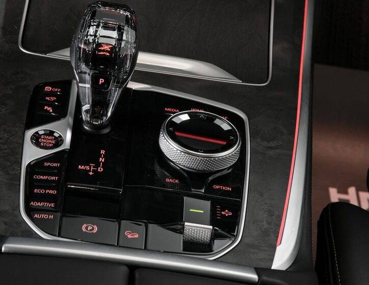 BMW X7 27