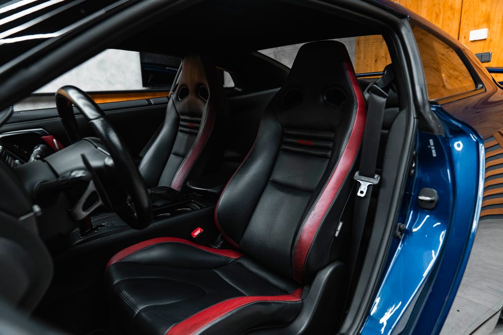 Nissan GT-R