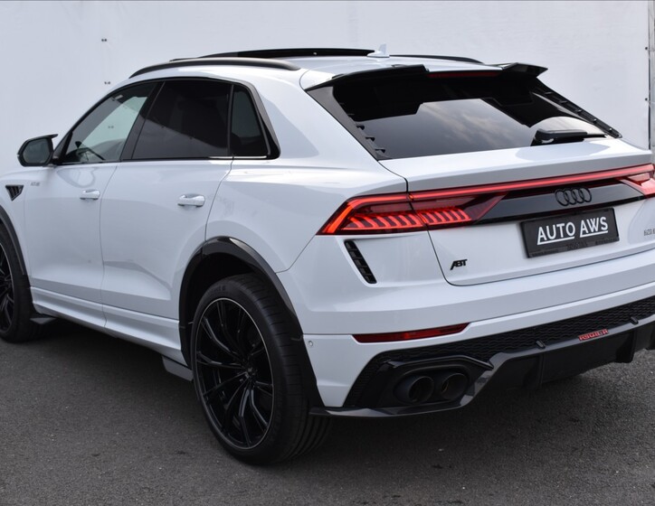 Audi RS Q8 13