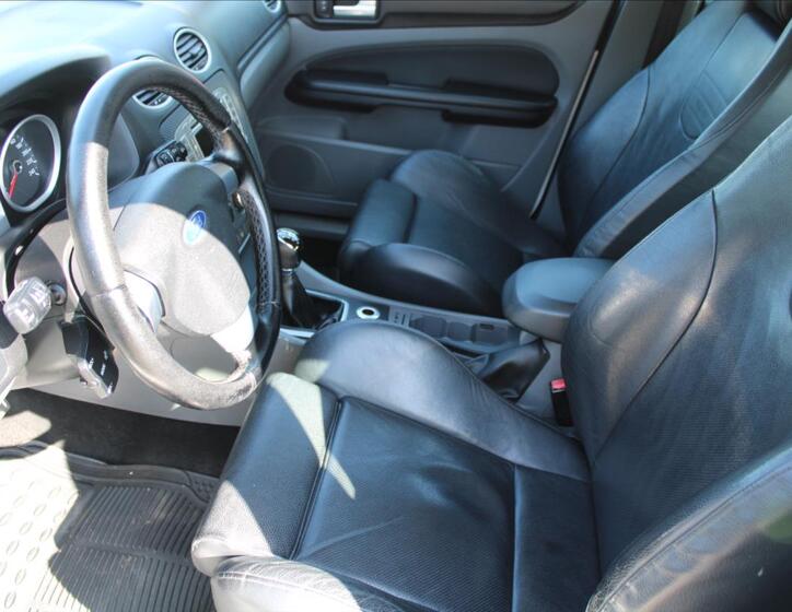 Ford Focus 8