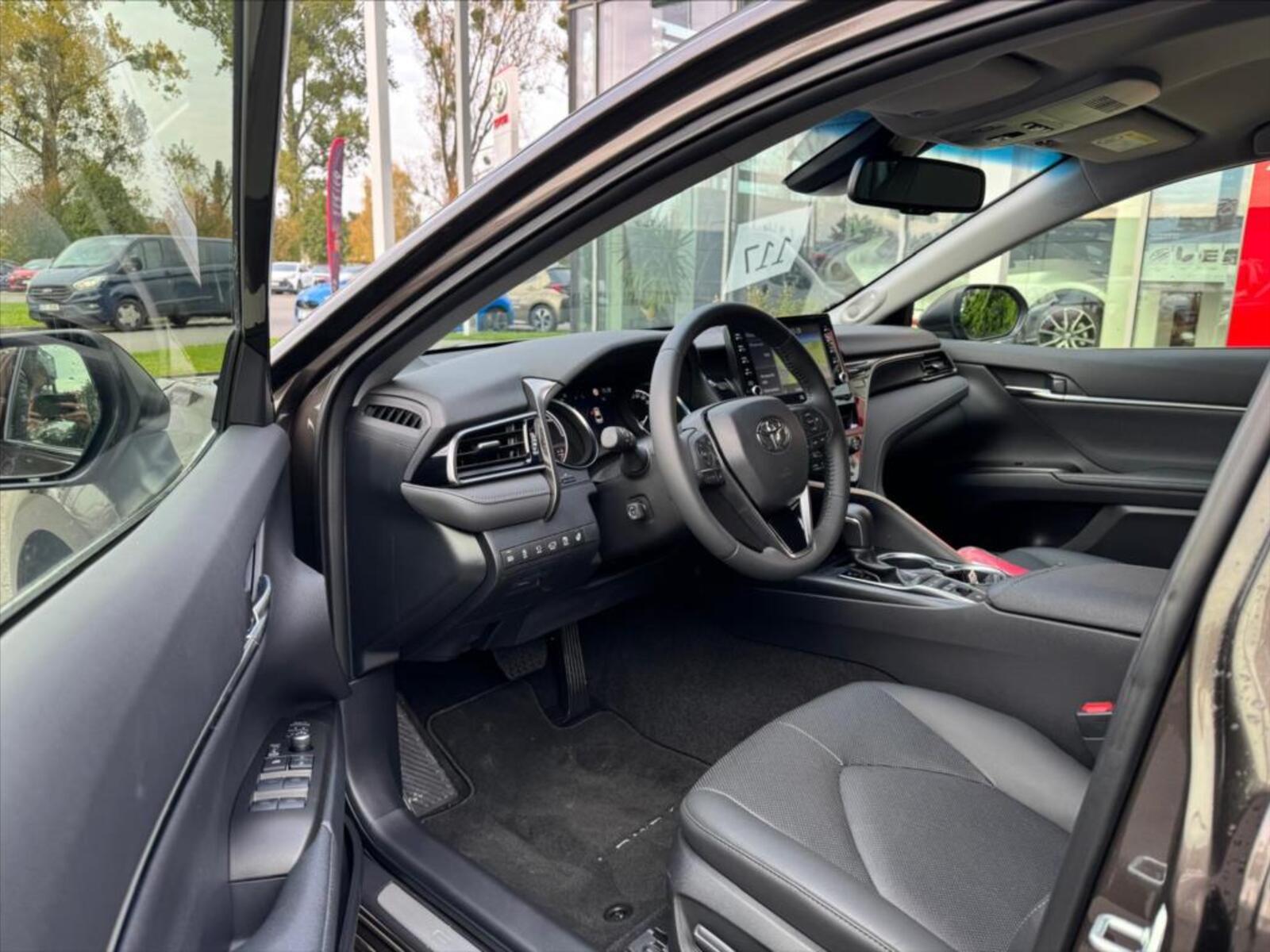 Toyota Camry 9