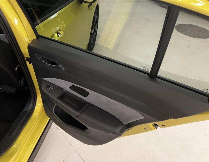 Volkswagen Golf 24