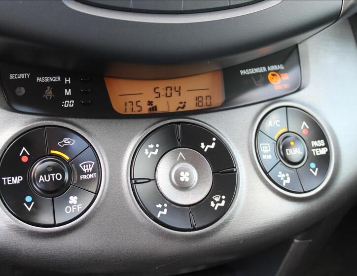 Toyota RAV4 13
