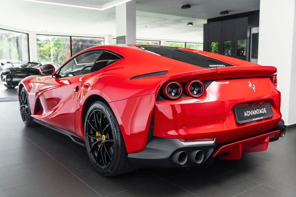 Ferrari 812
