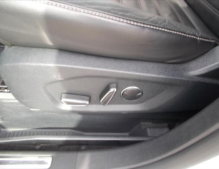 Ford Galaxy 26